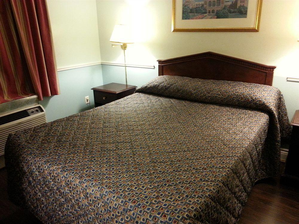 Queensway Motel Toronto Zewnętrze zdjęcie