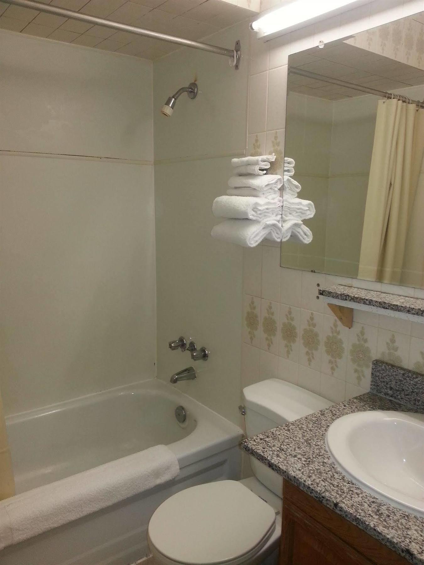 Queensway Motel Toronto Zewnętrze zdjęcie